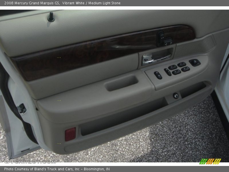 Vibrant White / Medium Light Stone 2008 Mercury Grand Marquis GS