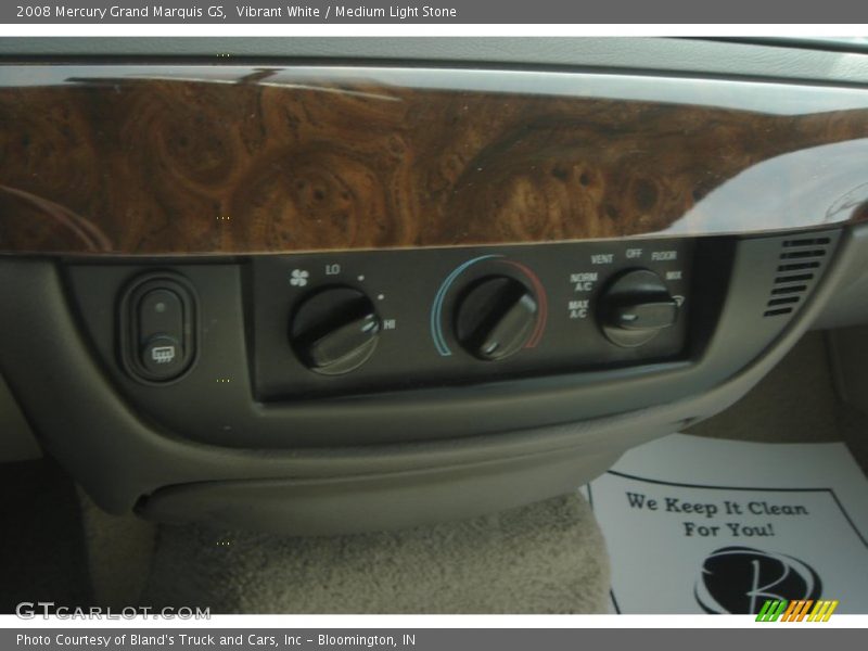 Vibrant White / Medium Light Stone 2008 Mercury Grand Marquis GS