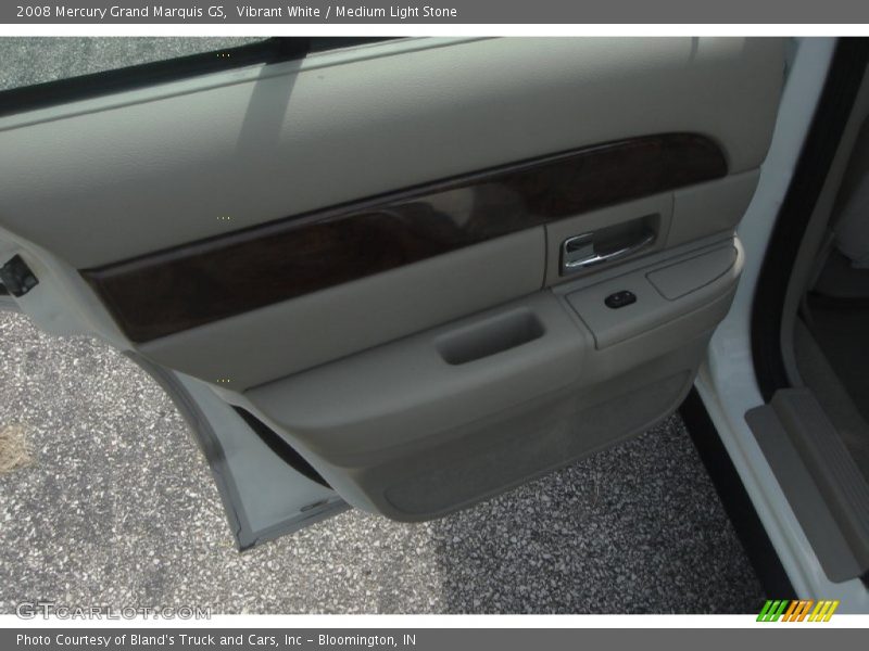 Vibrant White / Medium Light Stone 2008 Mercury Grand Marquis GS