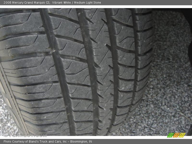 Vibrant White / Medium Light Stone 2008 Mercury Grand Marquis GS
