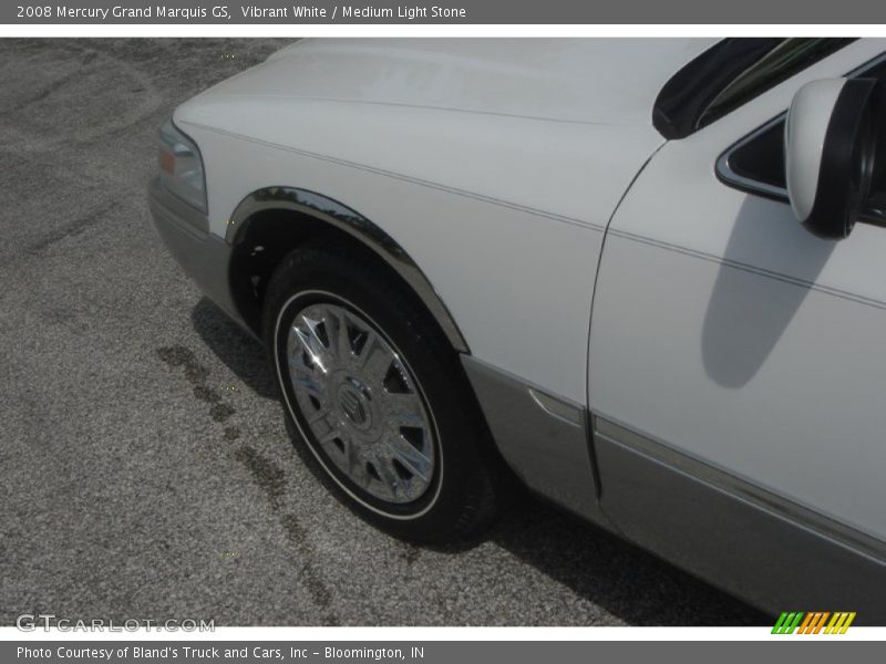 Vibrant White / Medium Light Stone 2008 Mercury Grand Marquis GS