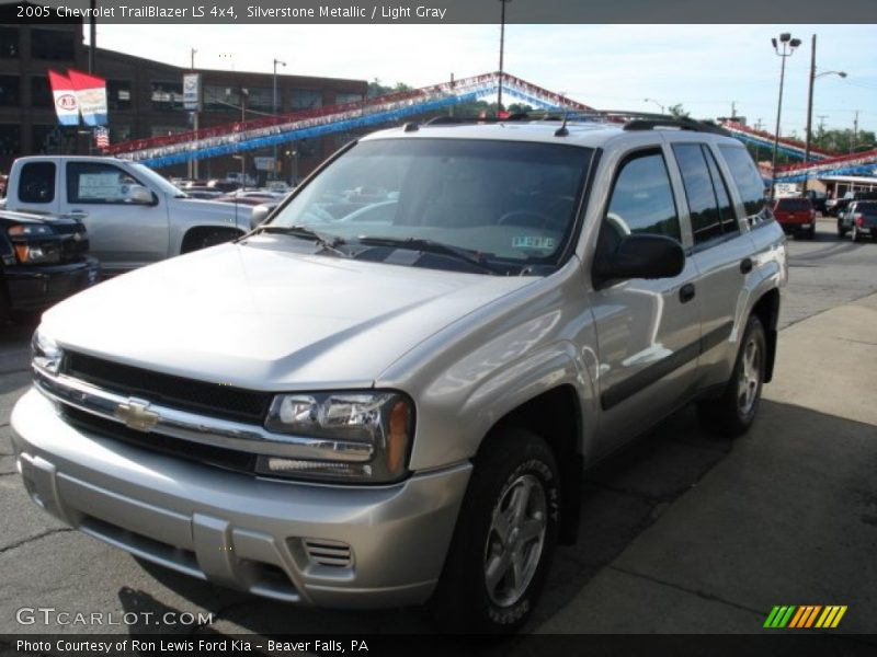 Silverstone Metallic / Light Gray 2005 Chevrolet TrailBlazer LS 4x4