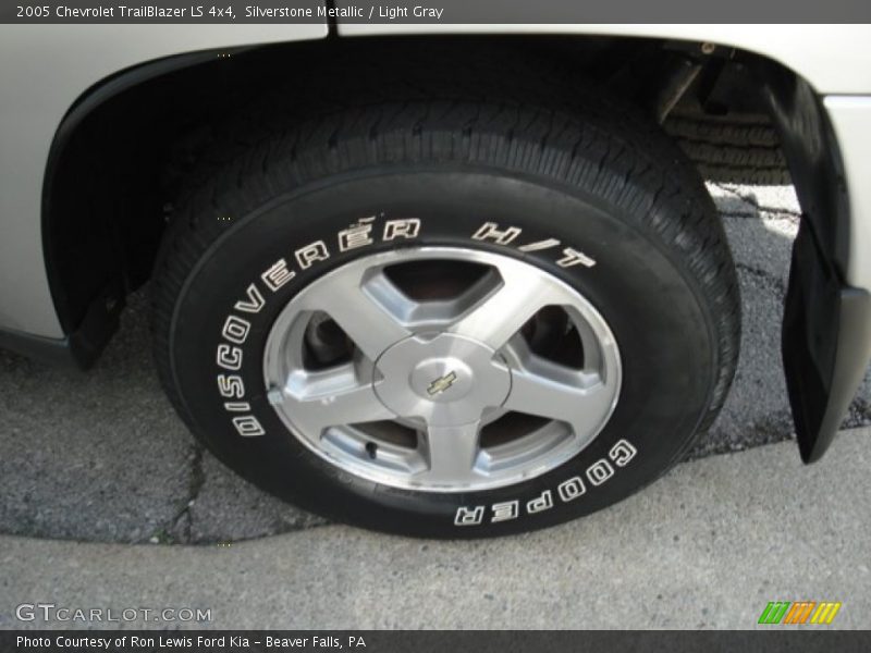 Silverstone Metallic / Light Gray 2005 Chevrolet TrailBlazer LS 4x4