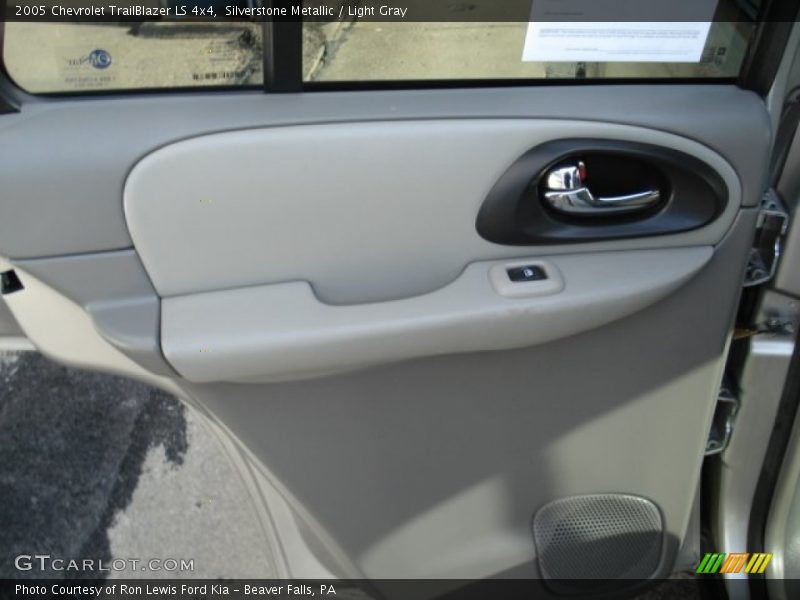 Silverstone Metallic / Light Gray 2005 Chevrolet TrailBlazer LS 4x4
