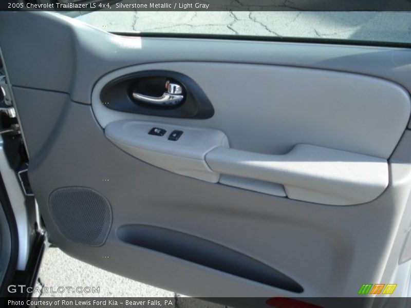 Silverstone Metallic / Light Gray 2005 Chevrolet TrailBlazer LS 4x4