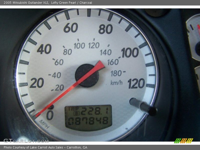 Lofty Green Pearl / Charcoal 2005 Mitsubishi Outlander XLS