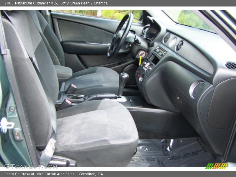  2005 Outlander XLS Charcoal Interior