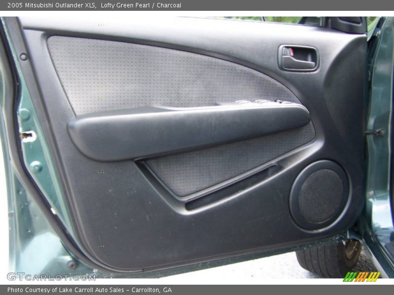 Door Panel of 2005 Outlander XLS