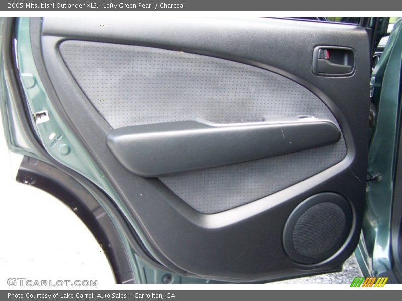 Door Panel of 2005 Outlander XLS