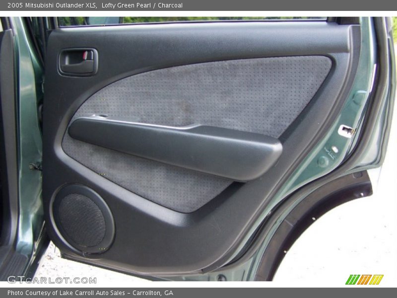 Door Panel of 2005 Outlander XLS