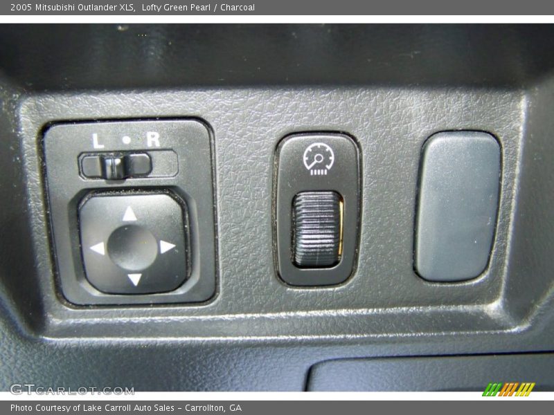 Lofty Green Pearl / Charcoal 2005 Mitsubishi Outlander XLS