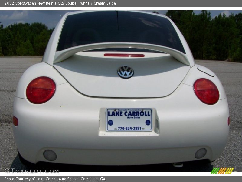 White / Cream Beige 2002 Volkswagen New Beetle GLS Coupe