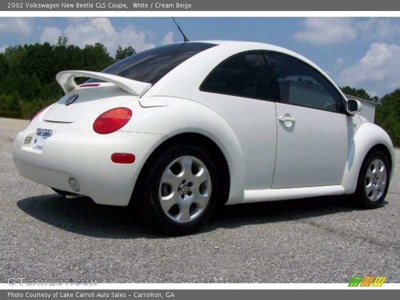 White / Cream Beige 2002 Volkswagen New Beetle GLS Coupe