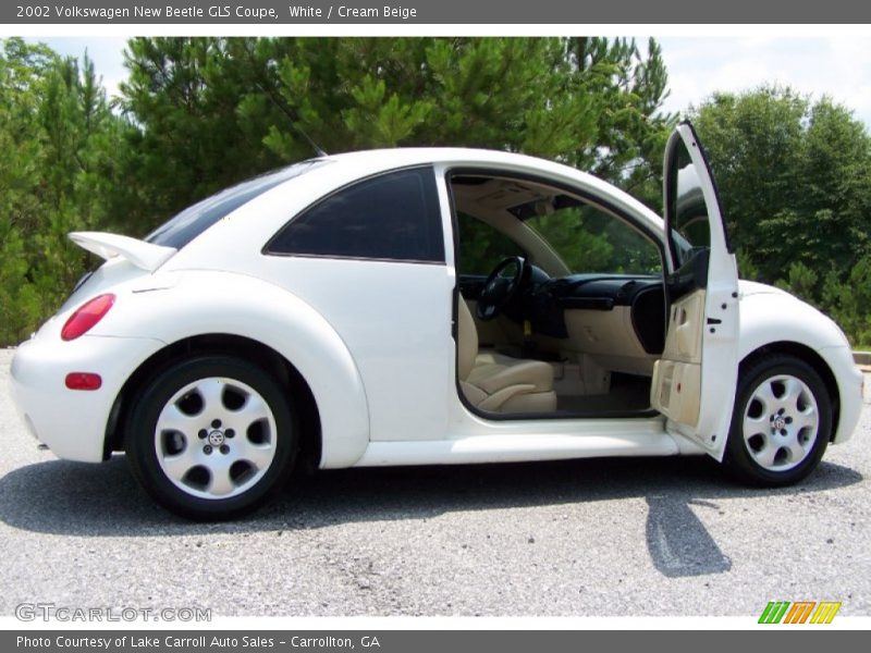 White / Cream Beige 2002 Volkswagen New Beetle GLS Coupe