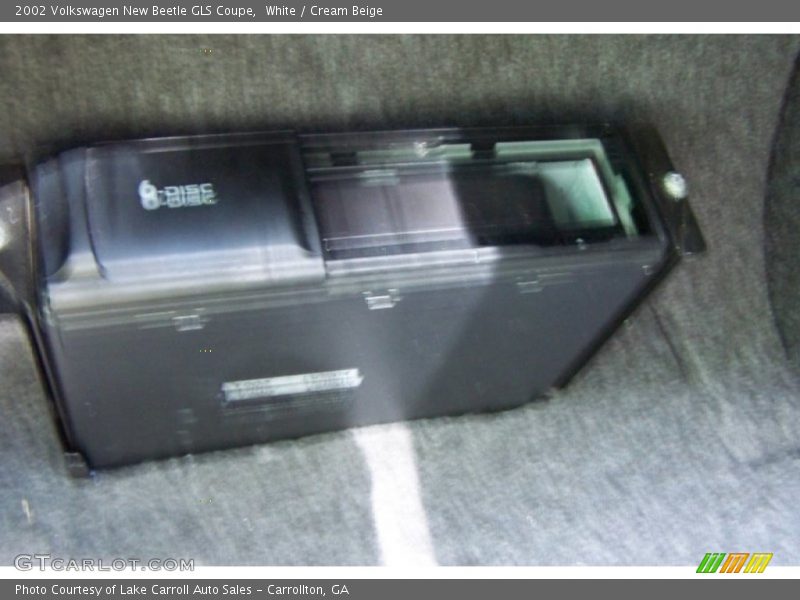 White / Cream Beige 2002 Volkswagen New Beetle GLS Coupe