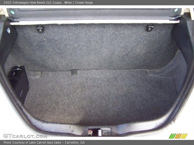 White / Cream Beige 2002 Volkswagen New Beetle GLS Coupe