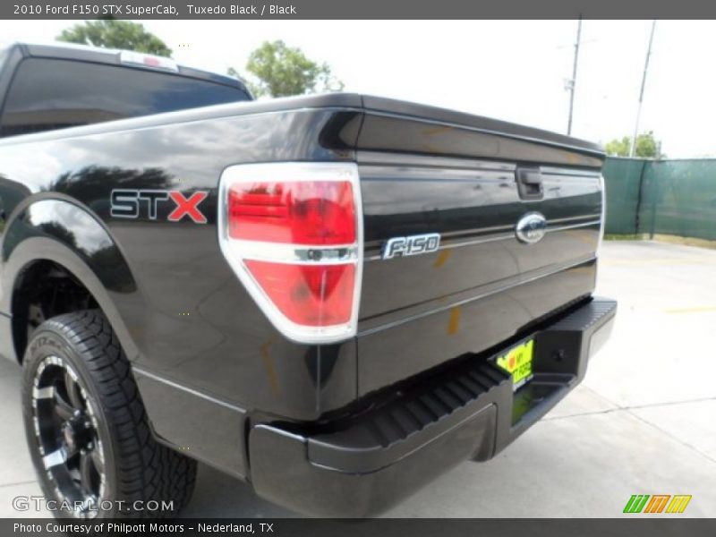 Tuxedo Black / Black 2010 Ford F150 STX SuperCab