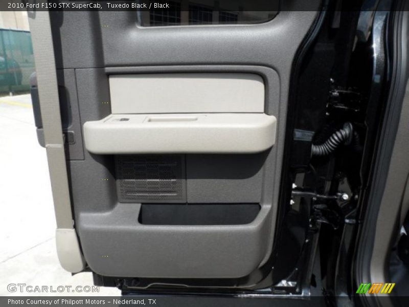 Tuxedo Black / Black 2010 Ford F150 STX SuperCab