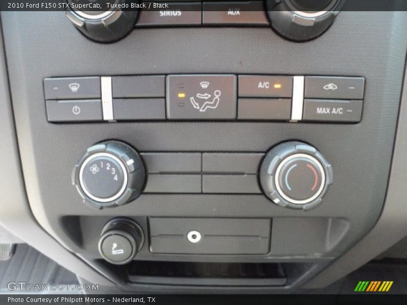 Tuxedo Black / Black 2010 Ford F150 STX SuperCab