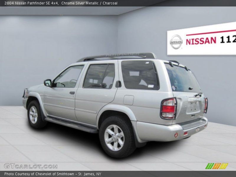 Chrome Silver Metallic / Charcoal 2004 Nissan Pathfinder SE 4x4