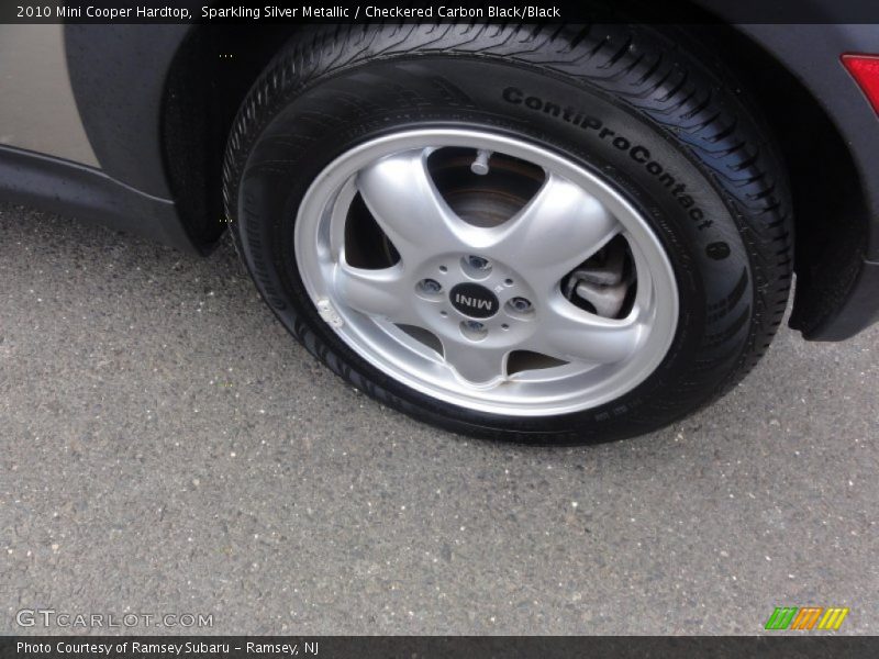 Sparkling Silver Metallic / Checkered Carbon Black/Black 2010 Mini Cooper Hardtop