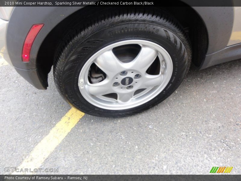 Sparkling Silver Metallic / Checkered Carbon Black/Black 2010 Mini Cooper Hardtop