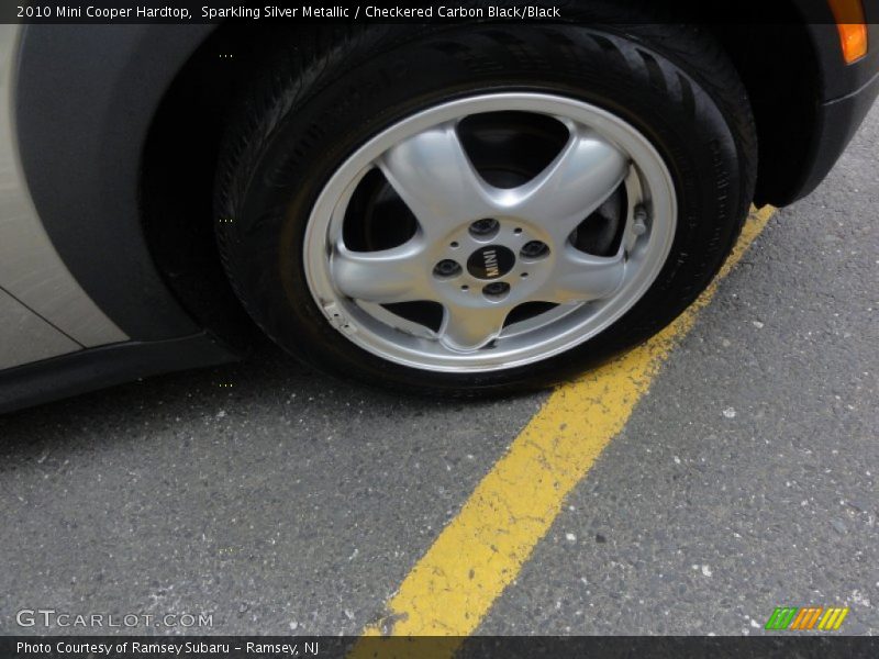 Sparkling Silver Metallic / Checkered Carbon Black/Black 2010 Mini Cooper Hardtop