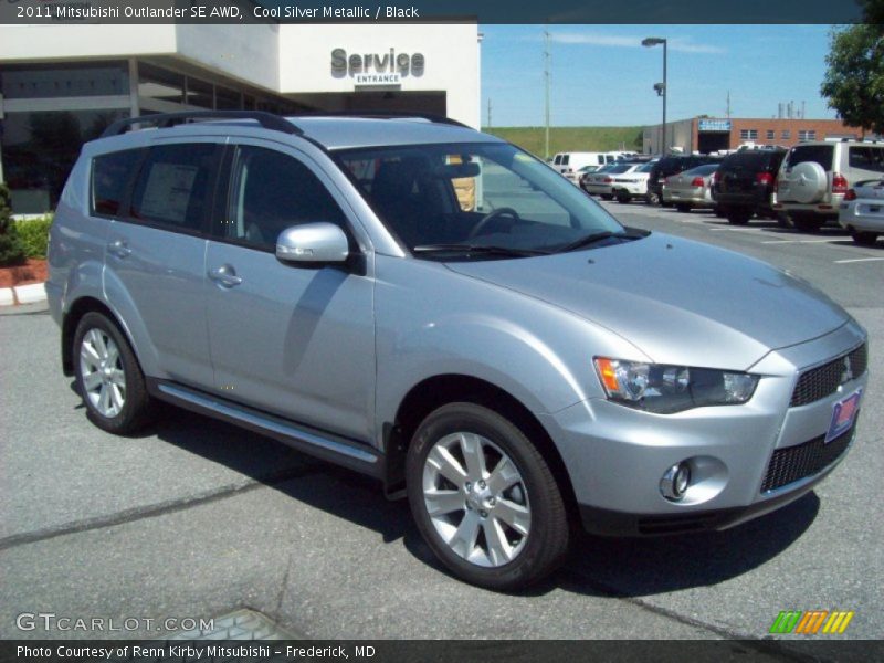Cool Silver Metallic / Black 2011 Mitsubishi Outlander SE AWD
