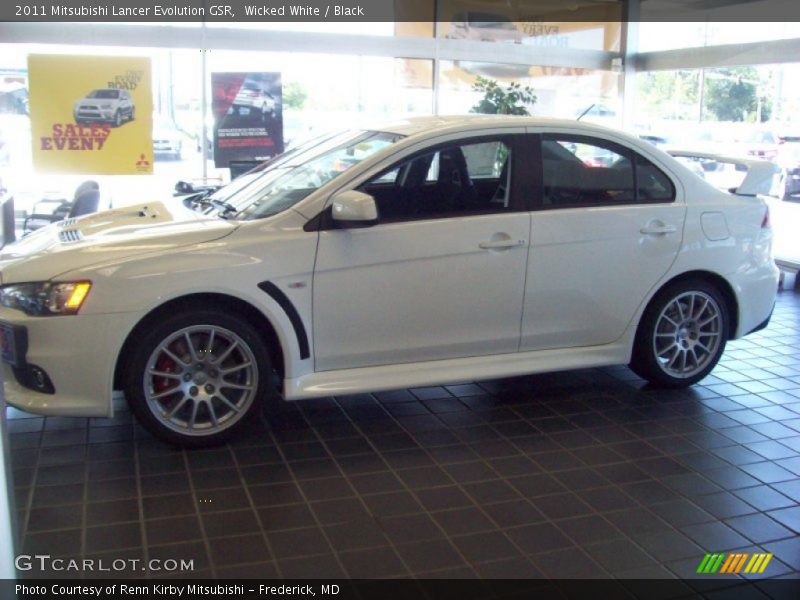 Wicked White / Black 2011 Mitsubishi Lancer Evolution GSR