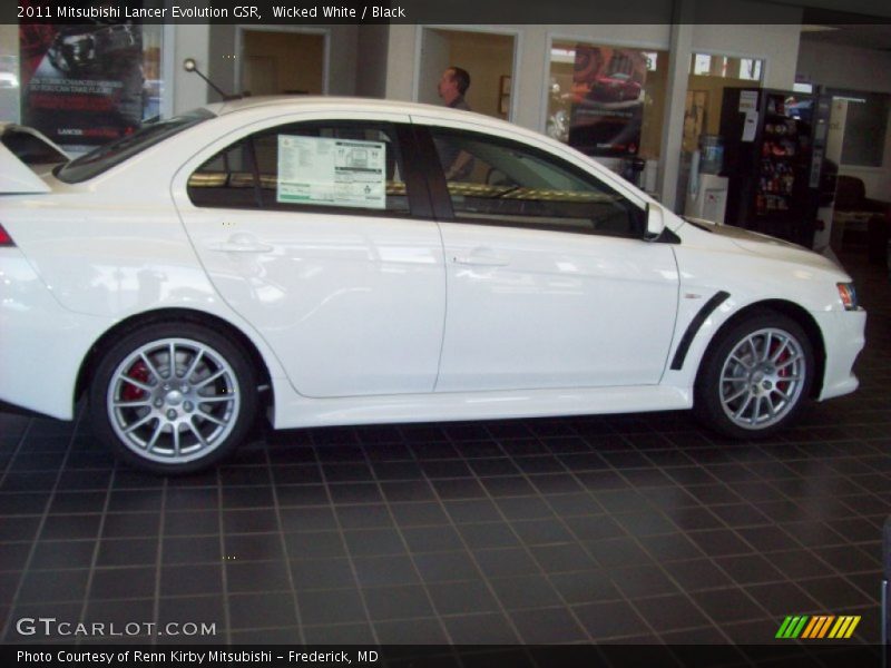 Wicked White / Black 2011 Mitsubishi Lancer Evolution GSR