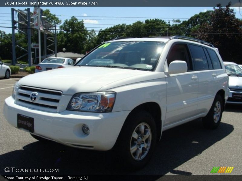Super White / Ash 2004 Toyota Highlander V6 4WD