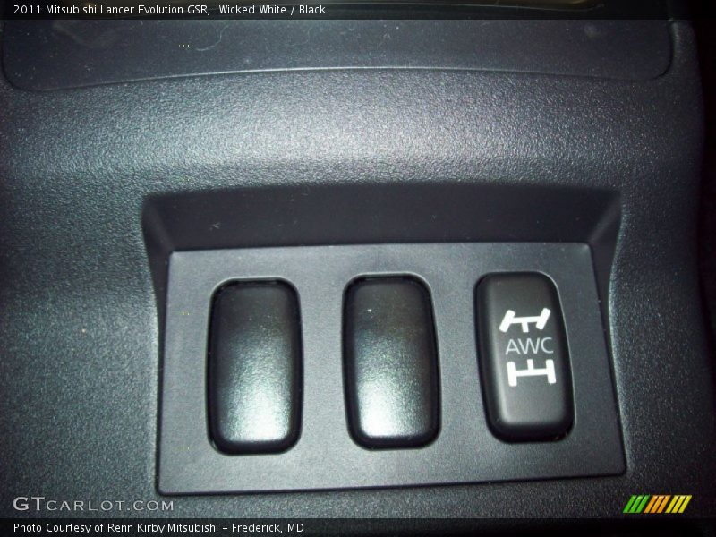 Wicked White / Black 2011 Mitsubishi Lancer Evolution GSR