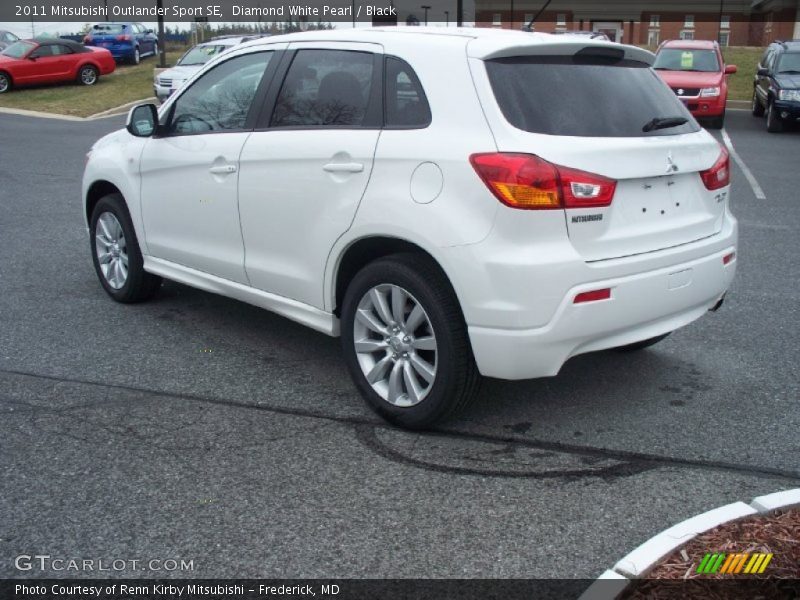 Diamond White Pearl / Black 2011 Mitsubishi Outlander Sport SE