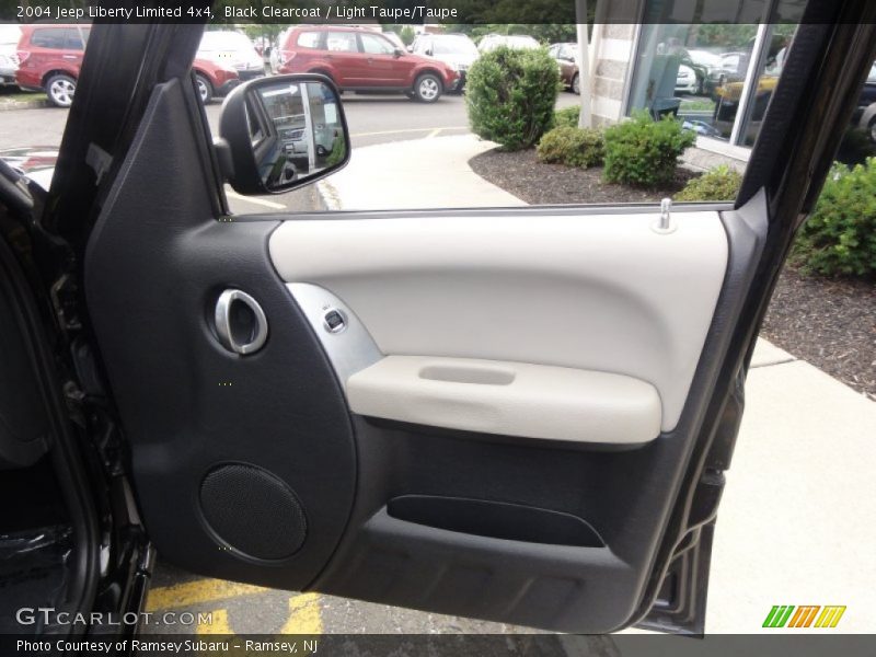 Door Panel of 2004 Liberty Limited 4x4