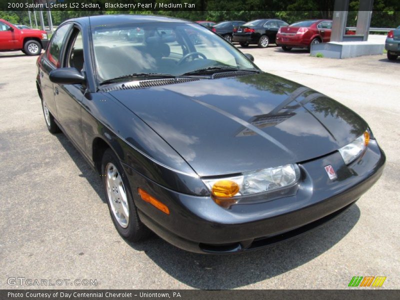 Front 3/4 View of 2000 L Series LS2 Sedan