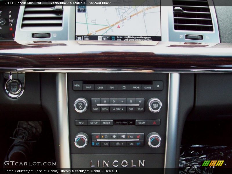 Tuxedo Black Metallic / Charcoal Black 2011 Lincoln MKS FWD