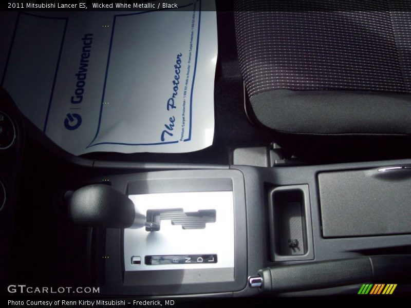 Wicked White Metallic / Black 2011 Mitsubishi Lancer ES