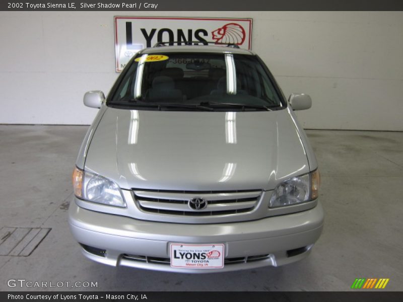 Silver Shadow Pearl / Gray 2002 Toyota Sienna LE