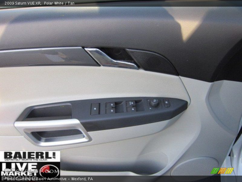 Polar White / Tan 2009 Saturn VUE XR