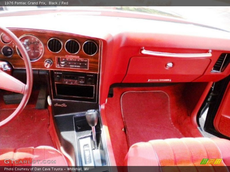 Dashboard of 1976 Grand Prix 