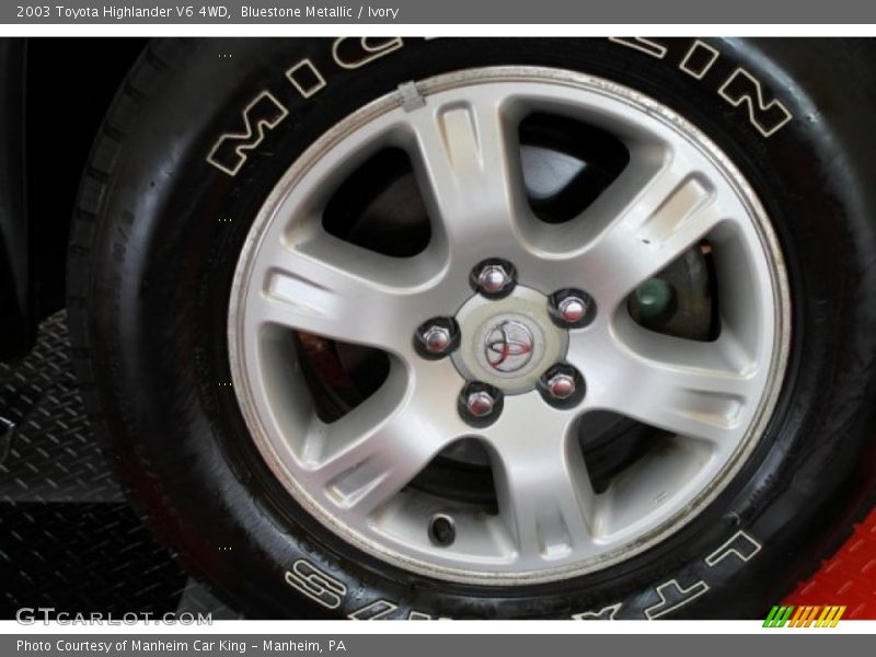 Bluestone Metallic / Ivory 2003 Toyota Highlander V6 4WD