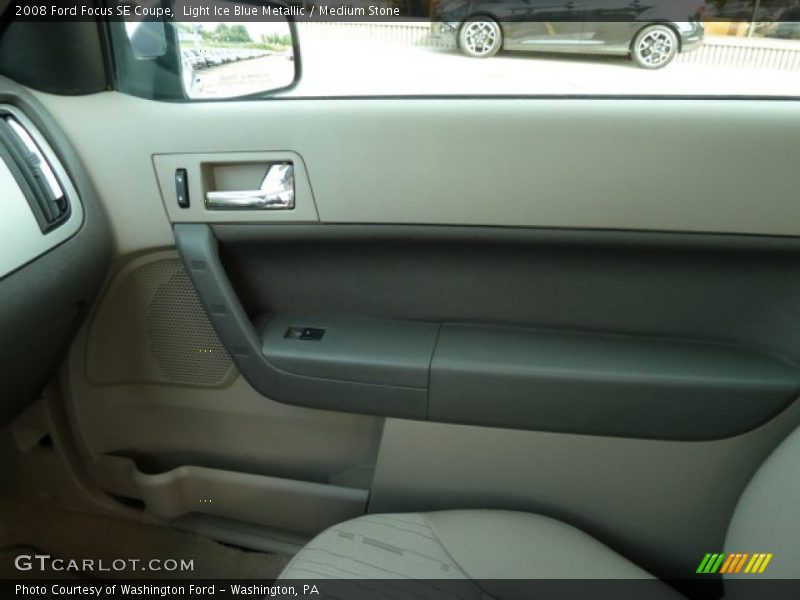 Light Ice Blue Metallic / Medium Stone 2008 Ford Focus SE Coupe