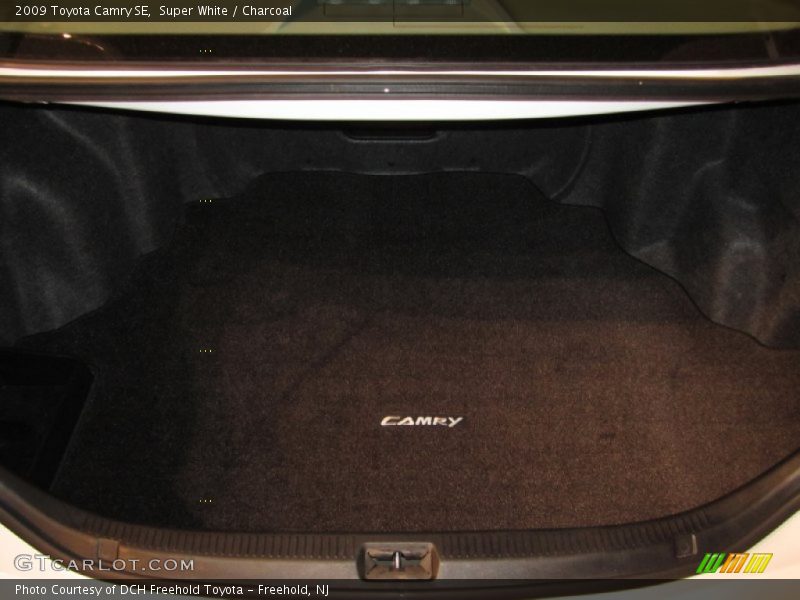 Super White / Charcoal 2009 Toyota Camry SE