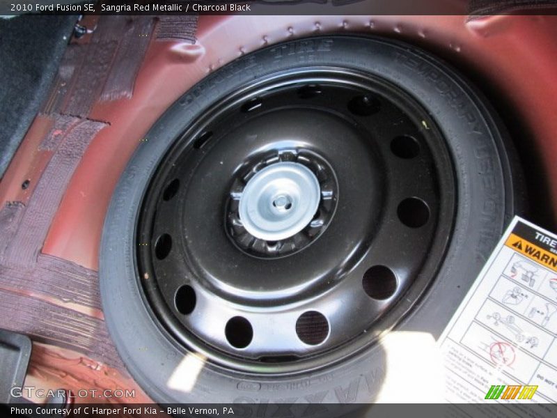 Sangria Red Metallic / Charcoal Black 2010 Ford Fusion SE