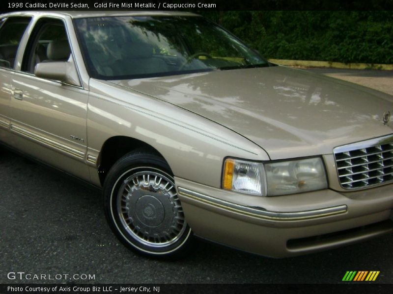 Gold Fire Mist Metallic / Cappuccino Cream 1998 Cadillac DeVille Sedan