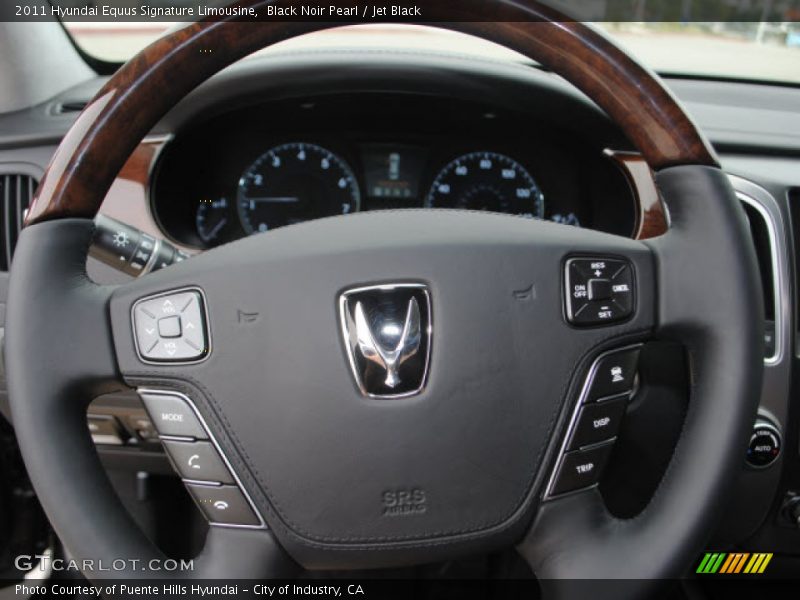  2011 Equus Signature Limousine Steering Wheel
