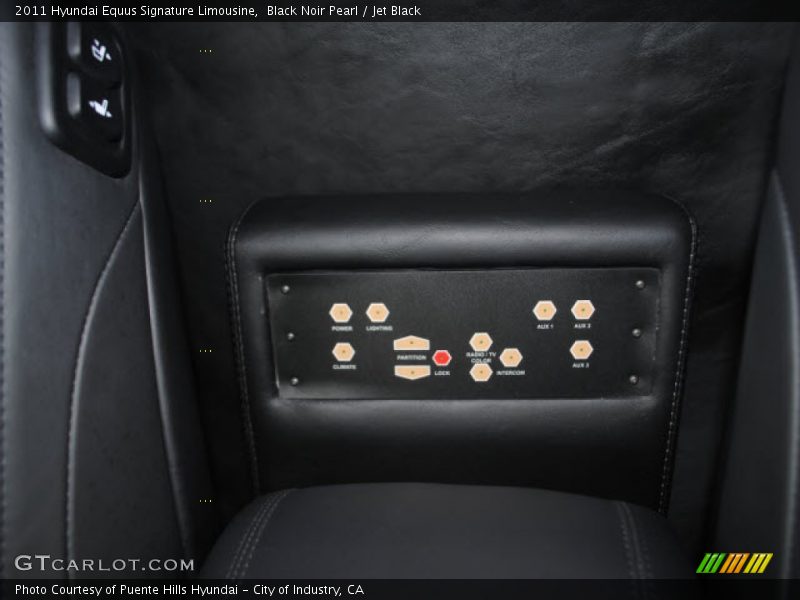 Black Noir Pearl / Jet Black 2011 Hyundai Equus Signature Limousine