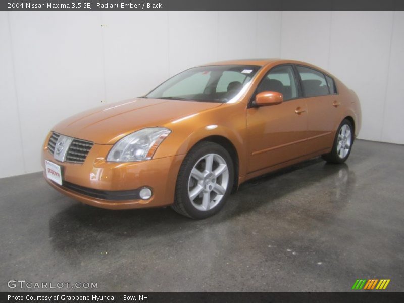 Radiant Ember / Black 2004 Nissan Maxima 3.5 SE