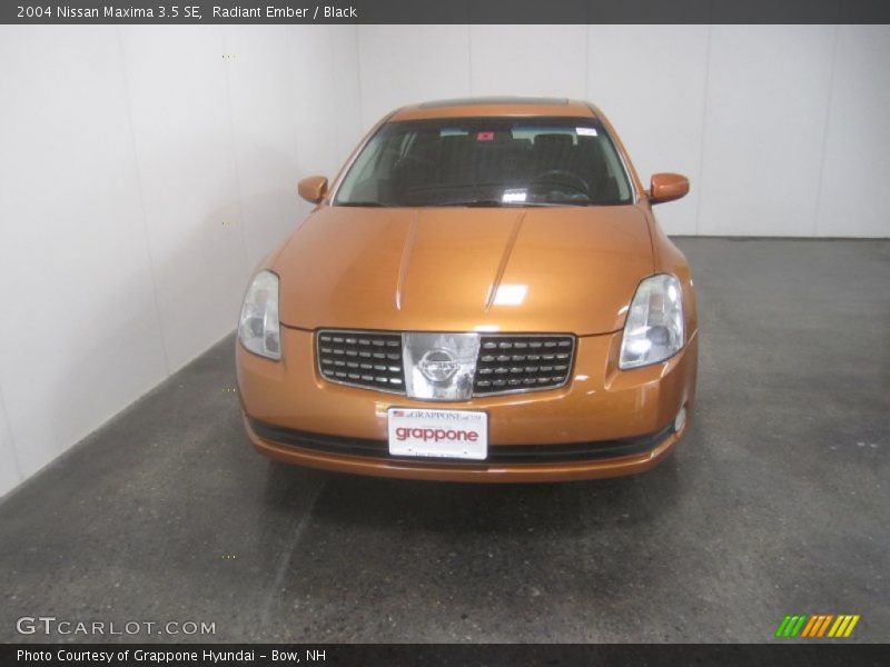Radiant Ember / Black 2004 Nissan Maxima 3.5 SE