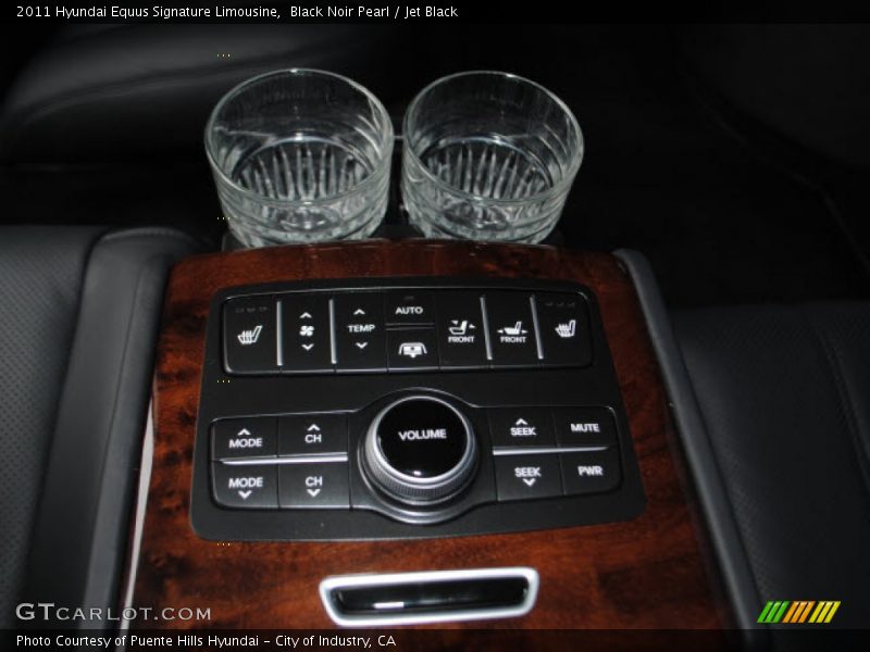 Controls of 2011 Equus Signature Limousine